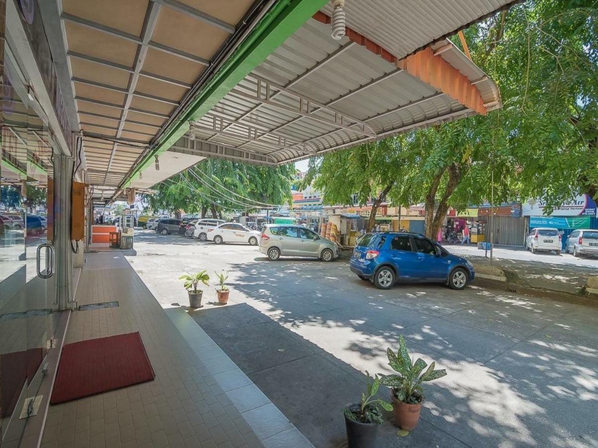 红多兹酒店-近巴淡岛纳格雅城市布道2号 Batam 外观 照片