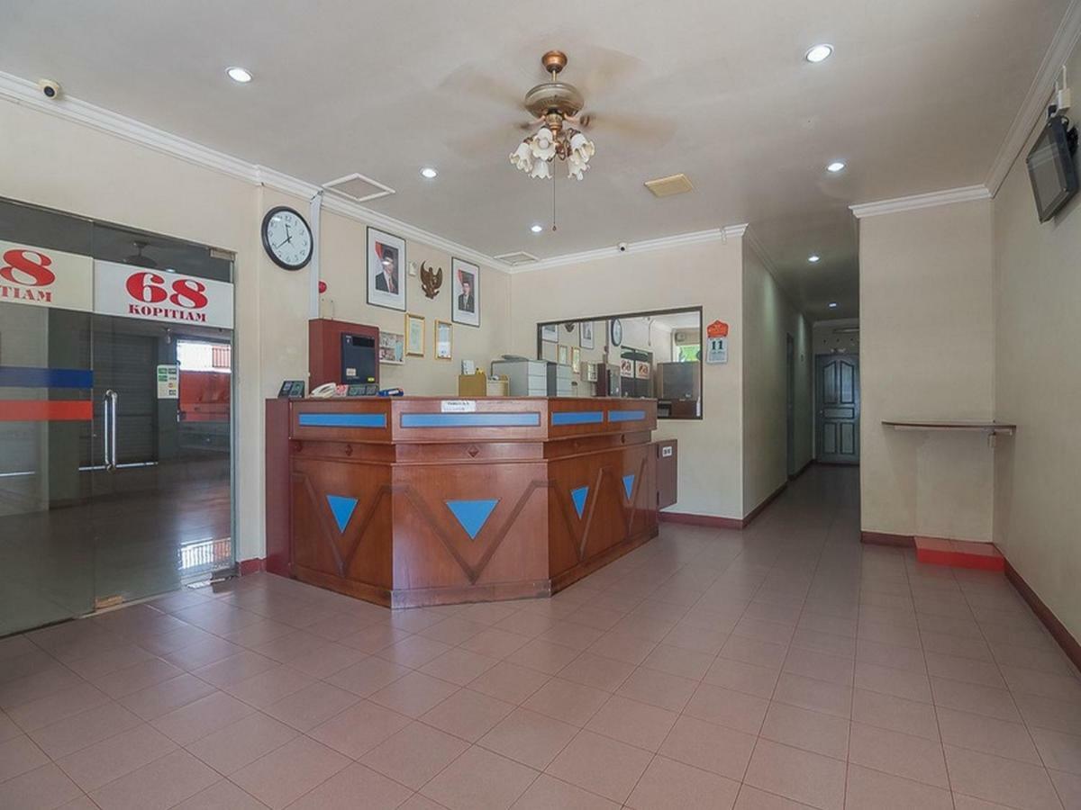 红多兹酒店-近巴淡岛纳格雅城市布道2号 Batam 外观 照片